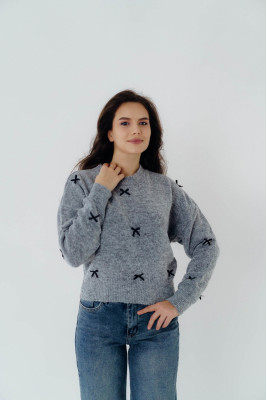 Светр жіночий